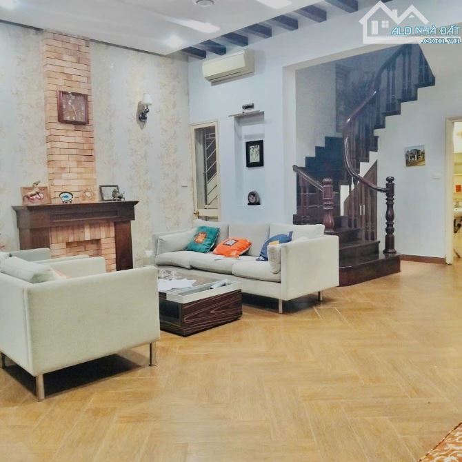 BÁN Nhà Sân Vườn Hoa Lư, HAI BÀ TRƯNG, 90M2 X 4 TẦNG, LÔ GÓC 2 THÁNG, MẶT TIỀN 9M - 1