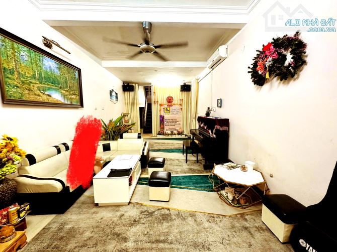 Hiếm ! Bán nhà Pl Huỳnh Thúc Kháng- ngõ thông- 55Mx 4 tầng- 2 thoáng- nở hậu. - 2