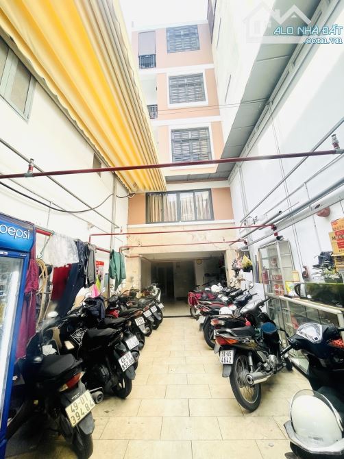 Bán CHDV Bình Thạnh - 6 tầng - 22 phòng - 226m2 nở hậu - hẻm xe tải - thu nhập 1.8tỷ/năm - 2