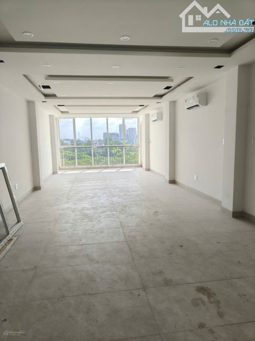 Mặt tiền Đồng Văn Cống, 5x21 hầm 6 tầng, trống suốt, 80tr/tháng - 2