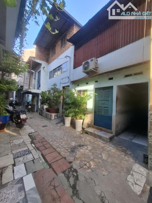 NHÀ CẤP 4-TỈNH LỘ 10-88M2-2TẦNG-4PN-XE HƠI ĐỖ CỬA-GIÁP Q6,TÊN LỬA-CHỈ 4.X TỶ - 2