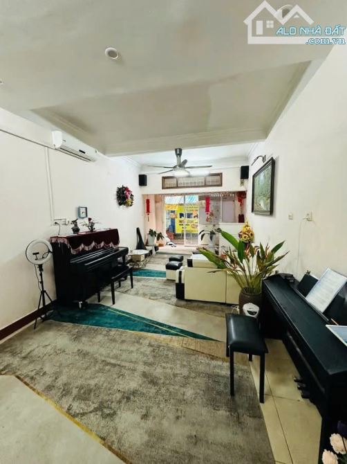 Bán nhà phố Nguyên Hồng 53m2, 4 tầng 2 mặt ngõ 3 thoáng vỉa hè ô tô hiếm Đống Đa - 2