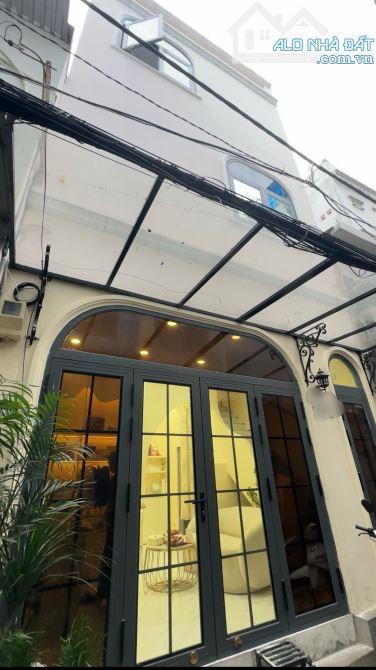 HẺM THƯƠNG HIỆU 666 3 THÁNG 2_NGANG 4,3M NỞ HẬU 5M_3 TẦNG - 2