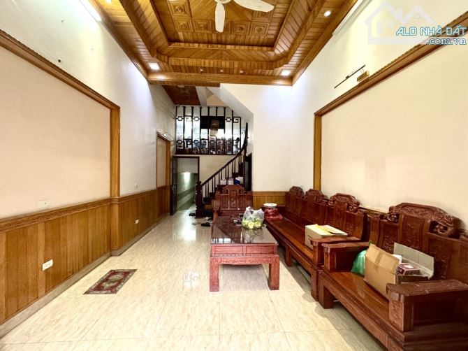 Phú Diễn - Phân lô ô tô tránh - Ngõ thông chạy vòng quanh - 54m2 mt4.2m - giá nhỉnh 9 tỷ - 2