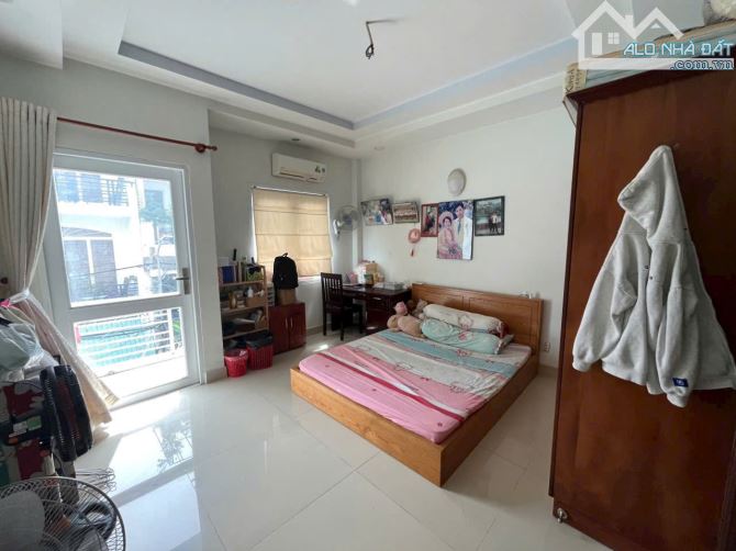 Cần bán nhà hẻm 6m Nguyễn Thị Hương, Nhà Bè, Dt 4,25 x12m, 3 lầu. Giá 6,2 tỷ - 2