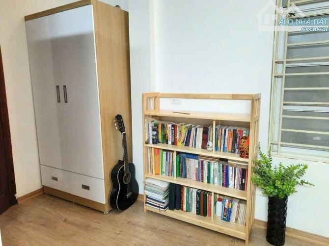 🏡 Siêu hiếm! Nhà Nguyễn Văn Huyên – 57m² – Giá Chỉ 8.8 Tỷ- Ngõ ô tô rộng - 2