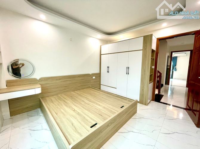 Bán nhà độc lập Biên Giang,lô góc 5 tầng . chỉ 30m ra mặt QL6 - 2
