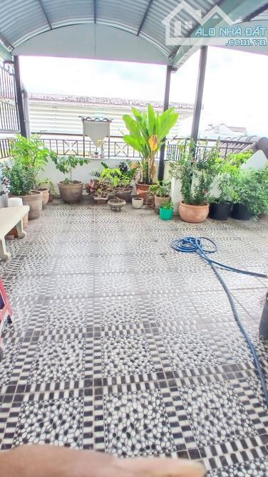 Sát trục đường Huỳnh Tấn Phát chỉ 1km, nhà lớn phòng ngủ master đẹp và nội thất đỉnh. - 2