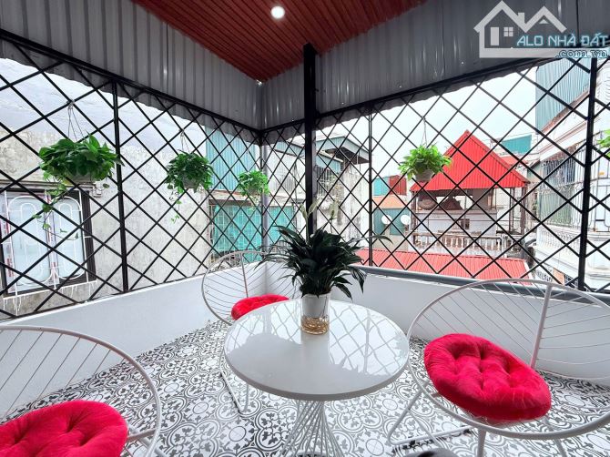 Nhà đẹp mới tinh, full nội thất xịn sò, giá hợp lý, khu dân trí cao, DT 42m2, bán 9.2 tỷ - 2