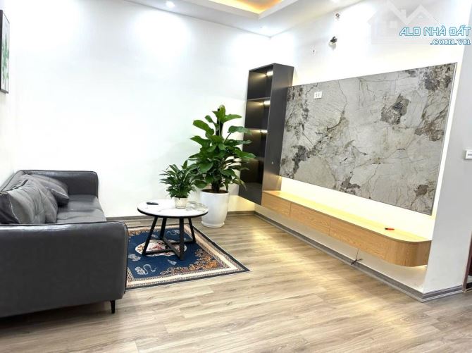 Bán nhà Mặt phố Nguyễn Công Hoan, DT 72m2, 5 tầng, mt5.5m, giá 36.5 tỷ - 2