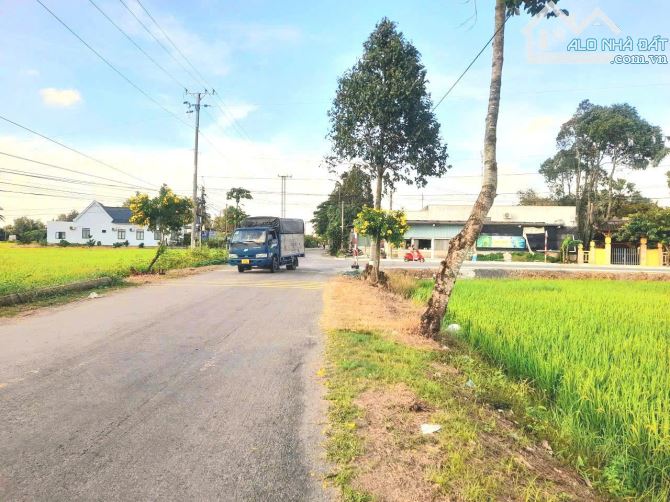 Hàng thơm, nhà cấp 4 mới xây 160m2 đất thổ 8x 20m, chỉ 1.55 tỷ - 2