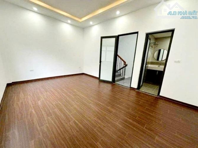 BÁN NHÀ KIM MÃ-32m² × 5T, mt 5m, Ngõ nông, ở ngay — 6.2 tỷ — SỔ ĐỎ CHÍNH CHỦ - 2