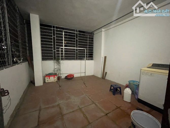 BÁN NHÀ 4 TẦNG LÔ GÓC Ô TÔ ĐỖ CỬA MẬU LƯƠNG. DT: 30m. Gía chưa đến 6 tỷ - 2