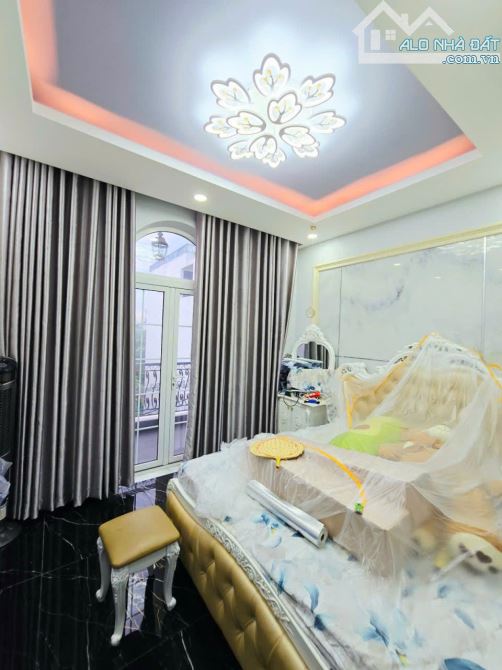 Bán Nhà Đẹp Giá Rẻ Âu Dương Lân Quận 8 – 3 Tầng – 4PN – Hẻm Xe Hơi – Chỉ 6 Tỷ! - 2