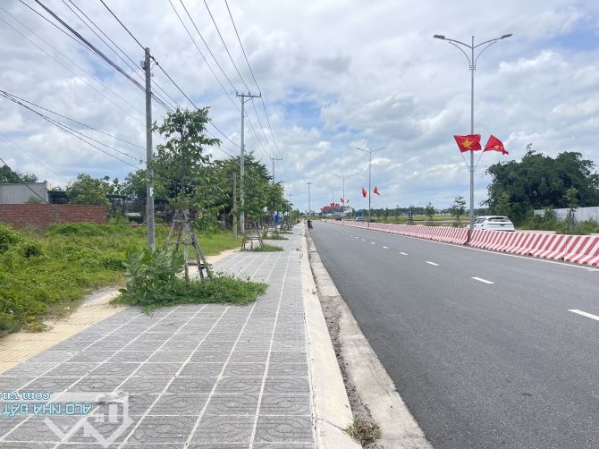 CHÍNH CHỦ  GỬI EM BÁN LÔ ĐẤT MẶT TIỀN 44 B  BÂY GIỜ LÀ ĐƯỜNG 996 C ,  /-rose /-rose /-rose - 2