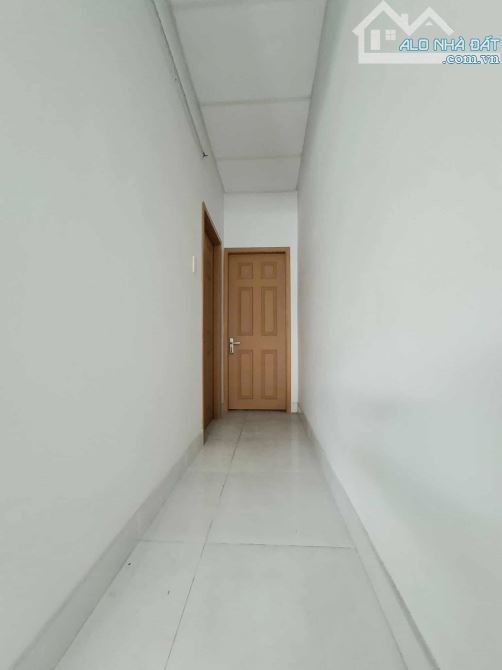 Bán gấp nhà 58m2 2 tầng 3 phòng - hẻm 5m thông - nở hậu - bình tân kế tân phú qua tân ình - 2