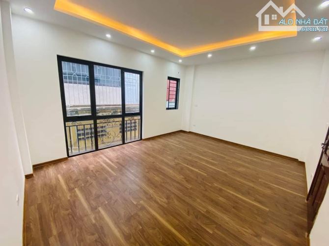 Cô Mai gửi bán nhà Nguyễn Viết Xuân, Hoàng Văn Thái 41m2, 3 nhà ra phố - 2