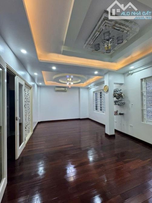 Bán nhà trung tâm Quận Đống Đa, Full Nội thất, Mặt tiền rộng, DT 40m2*6 Tầng* Giá 11,3 Tỷ - 2