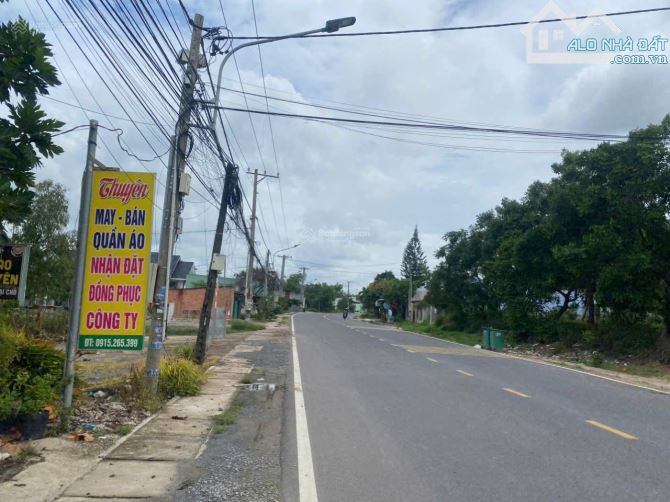 BÁN GẤP LÔ ĐẤT 300M2 GIÁ CHỈ 1TỶ950, XÃ LONG THỌ NGAY Đ. HÙNG VƯƠNG, DÂN CƯ ĐÔNG, SHR - 2
