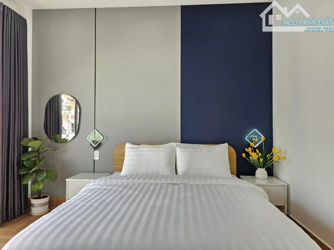 Bán khách sạn hầm 5 tầng VIP Nguyễn Gia Trí cho thuê 300 triệu/tháng ngang 8M x 25M - 2
