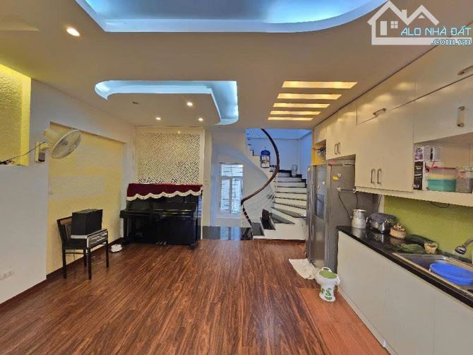 NHÀ YÊN HÒA - PHÂN LÔ Ô TÔ TRÁNH - 45M2 -5 TẦNG - MT 5M - 12 TỶ - 2