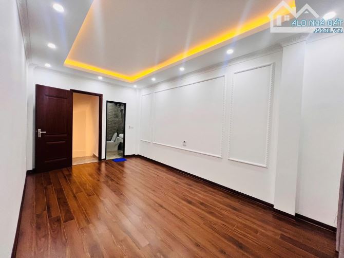 BÁN NHÀ LÁNG HẠ BA ĐÌNH - 30M 5T MT 3.2M - HƠN 7 TỶ SỔ ĐỎ NỞ HẬU GẦN TRIỂN LÃM GIẢNG VÕ - 2