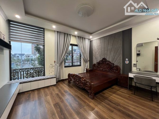 Bán biệt thự 3,5 tầng hoàn thiện đẹp đg triệu việt vương DT 150m, Hướng TB, Giá 28 tỷ - 2