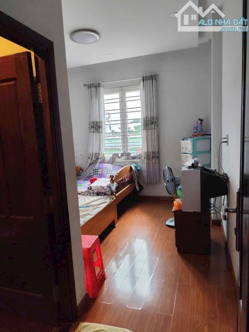 Bán gấp căn nhà mặt tiền tách được làm 2 nền - 2
