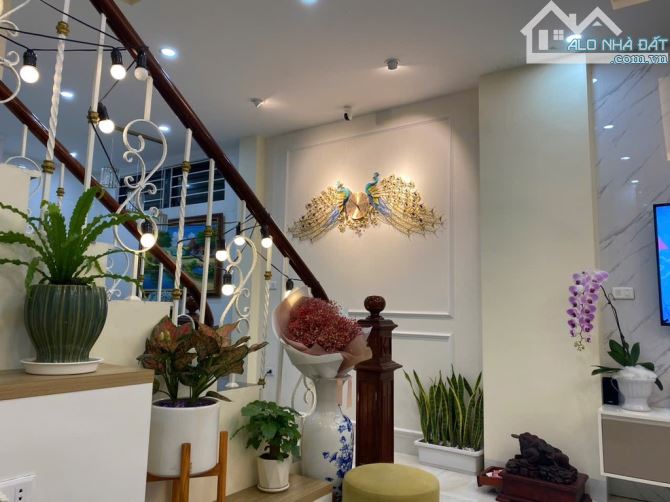 NGỌC THUỴ, NGÕ Ô TÔ TRÁNH, LÔ GÓC, DÂN XÂY, NHÀ ĐẸP 4 TẦNG - 2