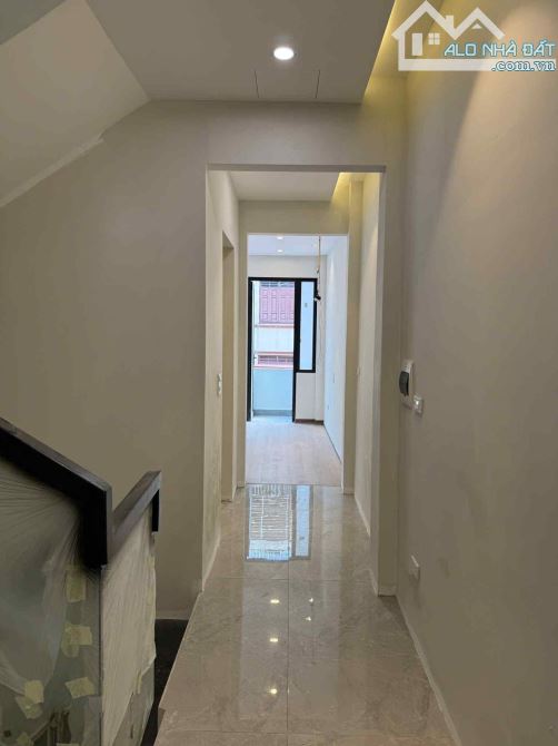 Phân lô Hoàng Cầu-2 thoáng-Oto tránh vỉa hè🌹DT 70m2 - 5 tầng thang máy - MT4m - 27.8 Tỷ - 2