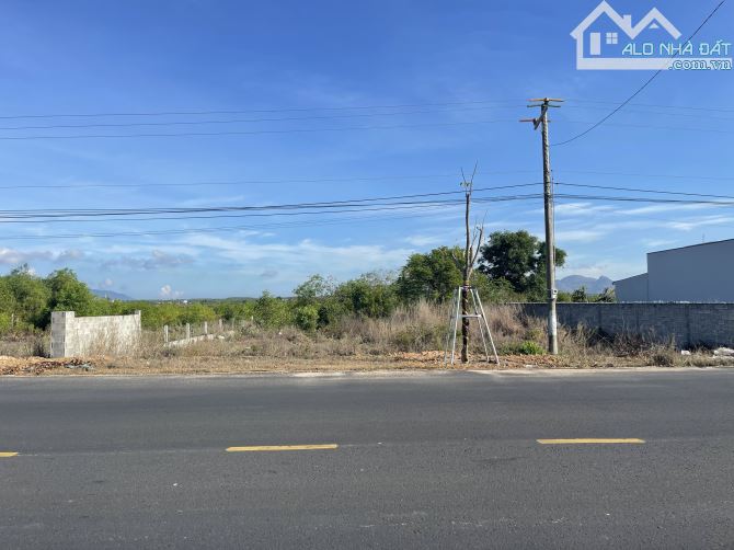 Bán 23.5m x 63m (1491m2) đất Thổ cư Hùng Vương, LaGi giá rẻ view Biển - 2