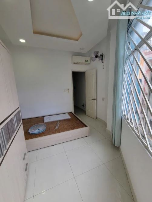 NHÀ 4 TẦNG ĐẸP – HẺM THÔNG BÌNH THỚI Q11 – Ở NGAY – GẦN VÒNG XOAY LÊ ĐẠI HÀNH – CHỈ 5,2 TỶ - 2