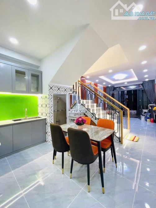 Nhỉnh 5 tỷ mua được nhà Gò Vấp gần CV Làng Hoa 50m2 - 2