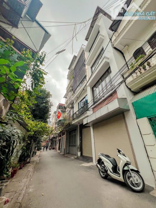 BÁN NHÀ ĐƯỜNG 800A PHÙNG CHÍ KIÊN, CẦU GIẤY 17 TỶ 60m 5 TẦNG MT 4m PHÂN LÔ QUÂN ĐỘI - 2