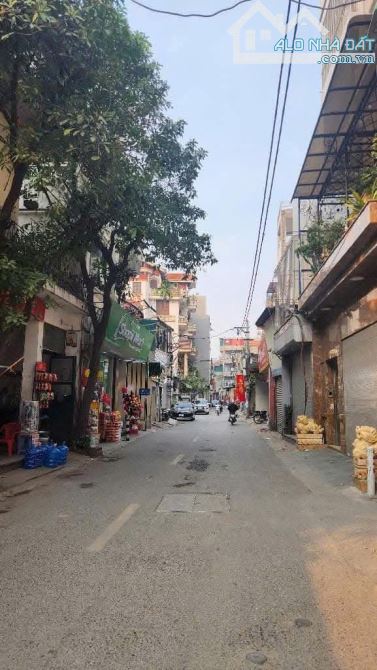 BÁN ĐẤT  - GẦN  HỌC VIỆN TÀI CHÍNH: : DT58M2 ,- MT6M - GIÁ 11 TỶ - Ô TÔ THÔNG - LÔ GÓC - - 2