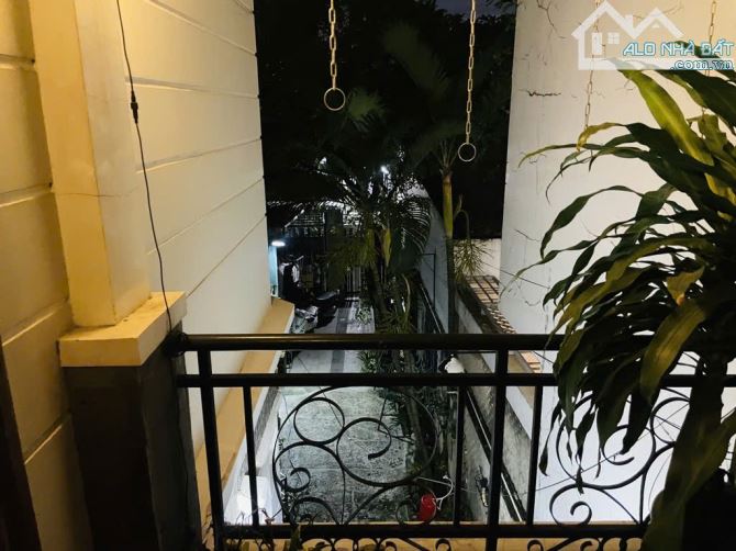 BIỆT THỰ SÂN VƯỜN NGAY VINCOM LÊ VĂN VIỆT – DT 210M², NỞ HẬU - 2