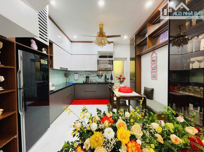 Bán nhà phố Nguyễn Hoàng, Cầu Giấy, 70m2, 7 tầng, ô tô, phân lô, kinh doanh, 18.4 tỷ - 2
