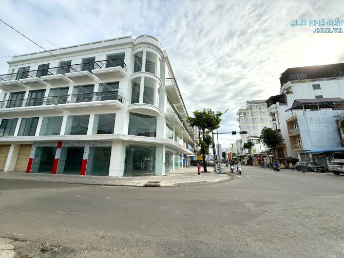 Cho thuê Tòa nhà Góc 2 MT, Trung Tâm TP Long Xuyên, Dtsd 1.337m2 Giá tốt! - 2