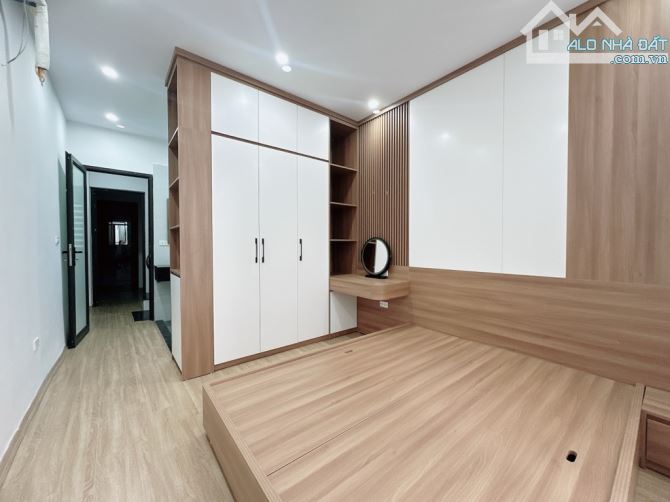 CẦN BÁN NHÀ BẠCH MAI NGÕ NÔNG  FUL NỘI THẤT GIÁ 7 TỶ - 2