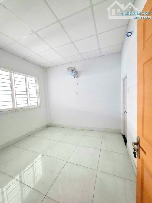 Siêu Phẩm Liên Khu 5-6 gần chợ hẻm 6m thông khu nhà lầu 60 m2,2 Tầng Nhỉnh 3 tỷ - 2