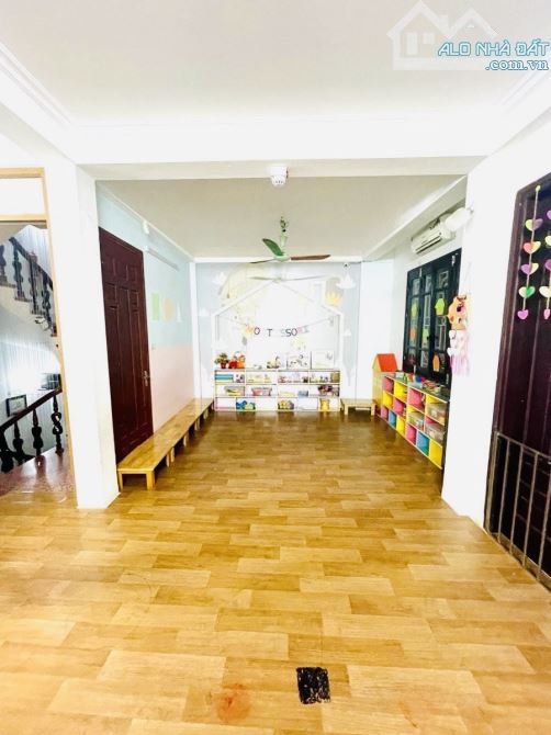 Bán nhà lô góc 50m2 gần Nguyễn Chí Thanh, MT 8m. Oto, KD. Hơn 23 tỷ. - 2