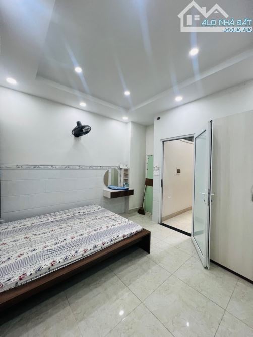 BÁN ĐẤT TẶNG NHÀ KHU VIP TÊN LỬA ĐƯỜNG 16M THU NHẬP 8TR/TH - 2