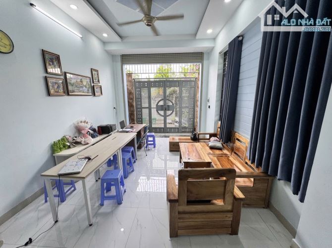 Nhà 3 tầng phân lô VIP Linh Đông – 81m² - 2