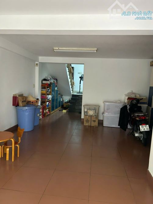 Bán nhà hẻm 658 CMT8 Quận 3, DT 5,5m x 23m, đối diện CV Lê Thị Riêng, giá 16 tỷ - 2