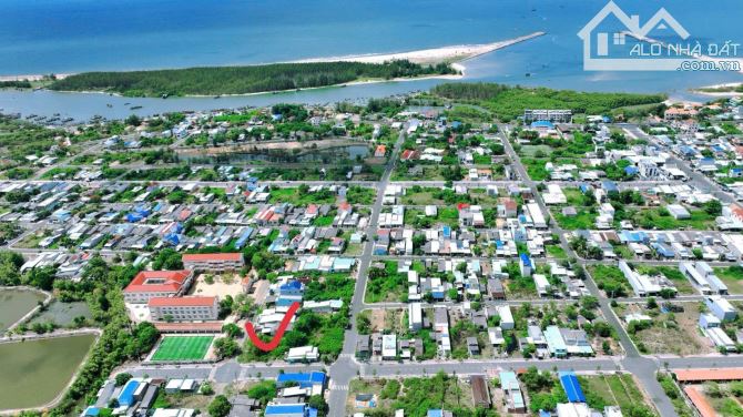 BÁN ĐẤT BIỂN LỘC AN - LONG ĐẤT - BRVT; đối diện sân bóng và trường tiểu học Lộc An - 2