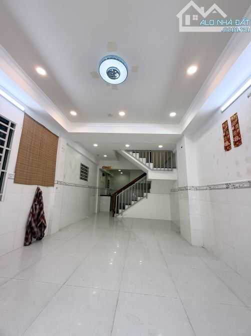 MINH PHỤNG QUẬN 11, HẺM NHỰA 8M, 1 TRỤC THẲNG DT GẦN 40M2, 3 TẦNG - 4