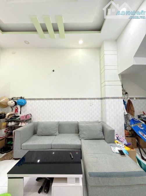 BÁN NHÀ  GẦN  HỒNG BÀNG , NGAY MINH PHỤNG , 4 TẦNG 4 NGANG 4 M HẺM XE HƠI CHỈ 8,2 TỶ - 3