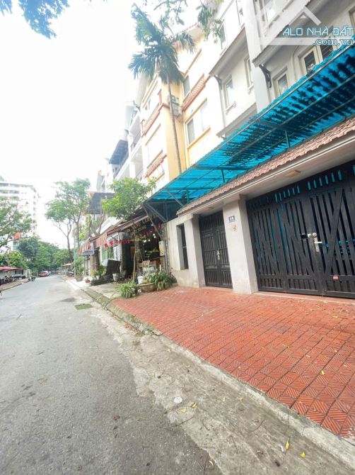 phân lô.ô tô tránh,nhà mới thang máy hiện đại,giải phóng,giáp bát 62mx5 tầng,mt:5,5m