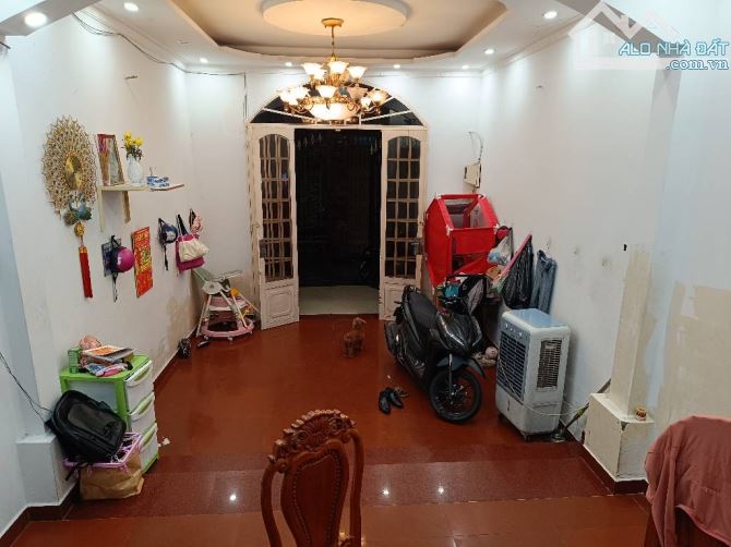 Bán gấp nhà ở ngay Âu Dương Lân, hẻm cao ráo rộng rãi, 60m2, 4 PN, SHR, HCĐ, chỉ 6.8 tỷ. - 3