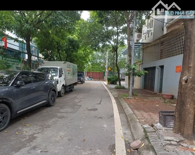 Cần bán nhà Đỗ Nhuận mặt ngõ ô tô chánh đỗ vỉa hè thông thoáng. - 3